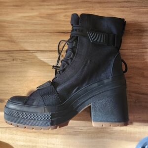 Converse Chuck Hill shoes